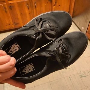 Like New Black Vans Men’s size 12